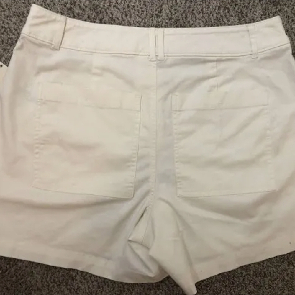 Universal Thread Women's Cream Cargo Shorts - Picture 2 of 3